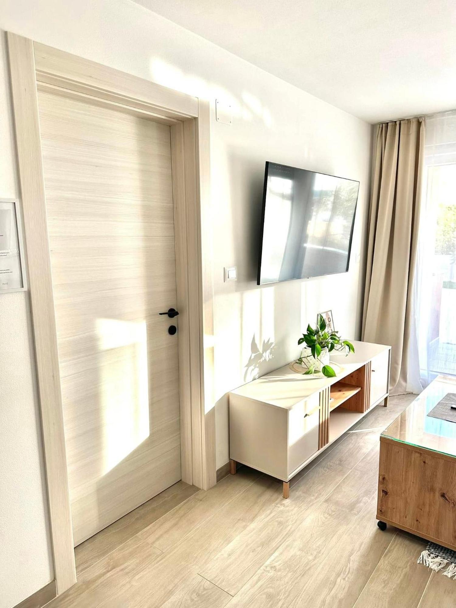 Apartman Marco,lukas,patrick,david,blizu Centra I Mora Sa Free Privatnim Parkingom Póla